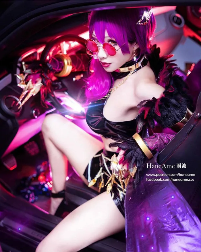 Nữ thần cosplay Hane Ame 
