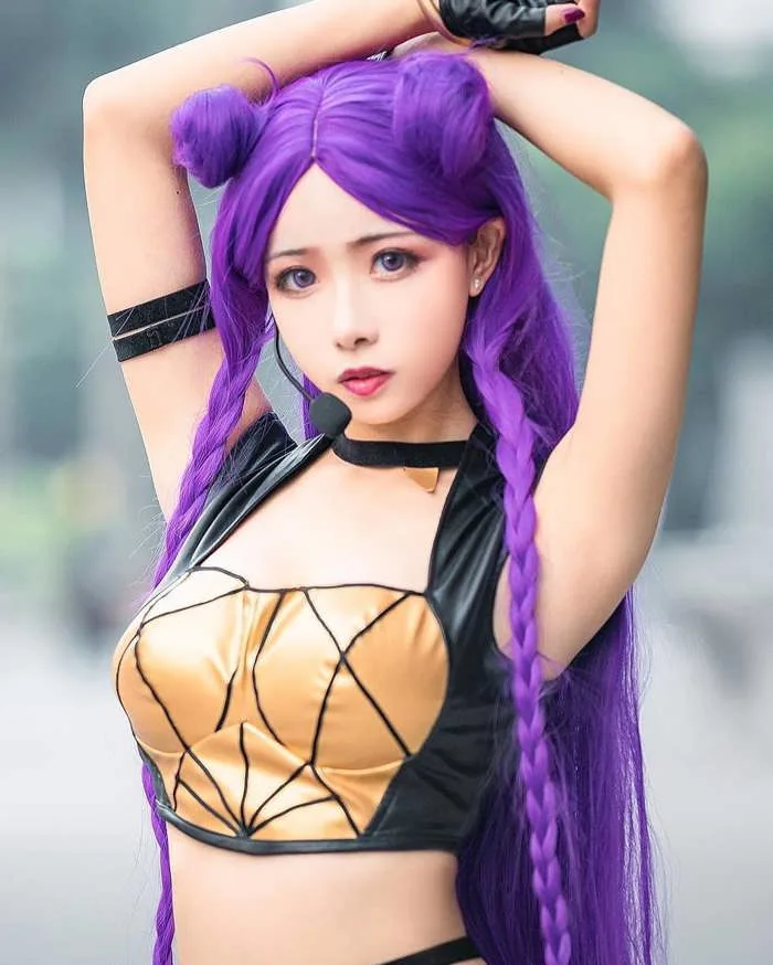 Cosplay Kai'Sa K/DA siêu gợi cảm trong Liên Minh Huyền Thoại