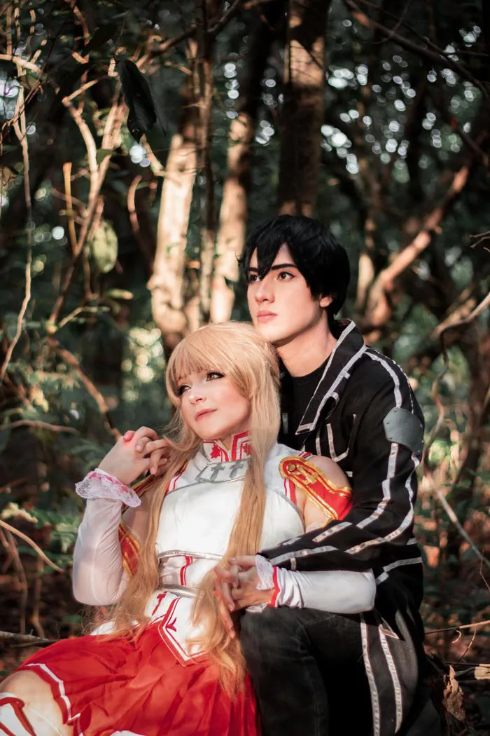 Bộ cosplay Kirito và Asuna tao với đứa bạn làm cho buổi chụp hình, cho tao  ý kiến xem có ổn không nha : r/swordartonline