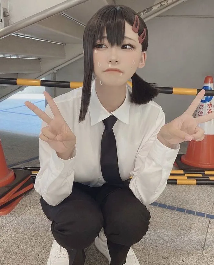 Kobeni Cosplay | Gaun cosplay, Riasan cosplay, Wallpaper anime lucu