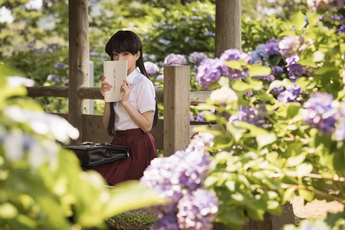 Bất ngờ với loạt cosplay Komi Shouko - Hóa ra Komi-san ở đời thật trông như  thế này!