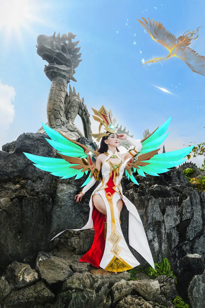 Lê Bống cosplay nữ pháp sư Lauriel game Liên Quân Mobile đẹp cỡ nào?