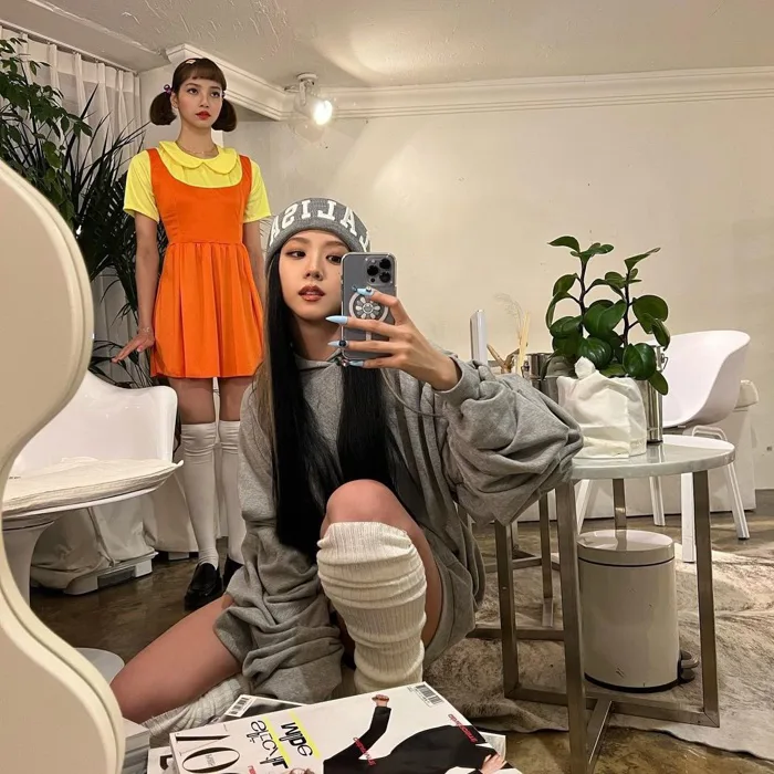 Lý do Jisoo cosplay Lisa trong Halloween 2021
