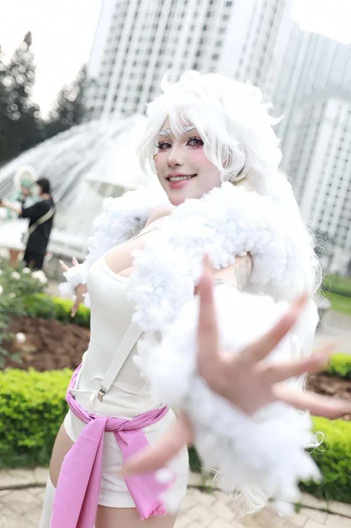 Phá tan nguyên tác, nữ coser này vẫn khiến anh em game thủ phải mê mệt