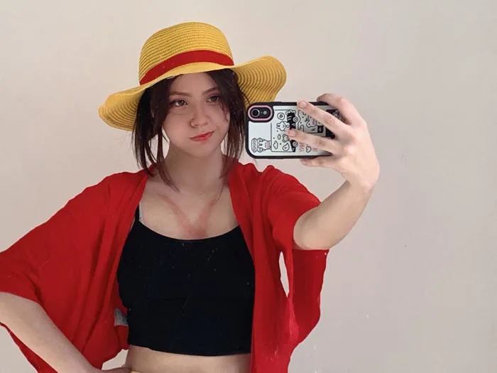Bộ cosplay Luffy của tớ hồi Halloween năm ngoái! : r/OnePiece