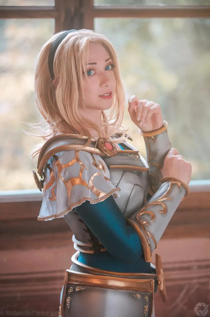 anh-cosplay-lux-1