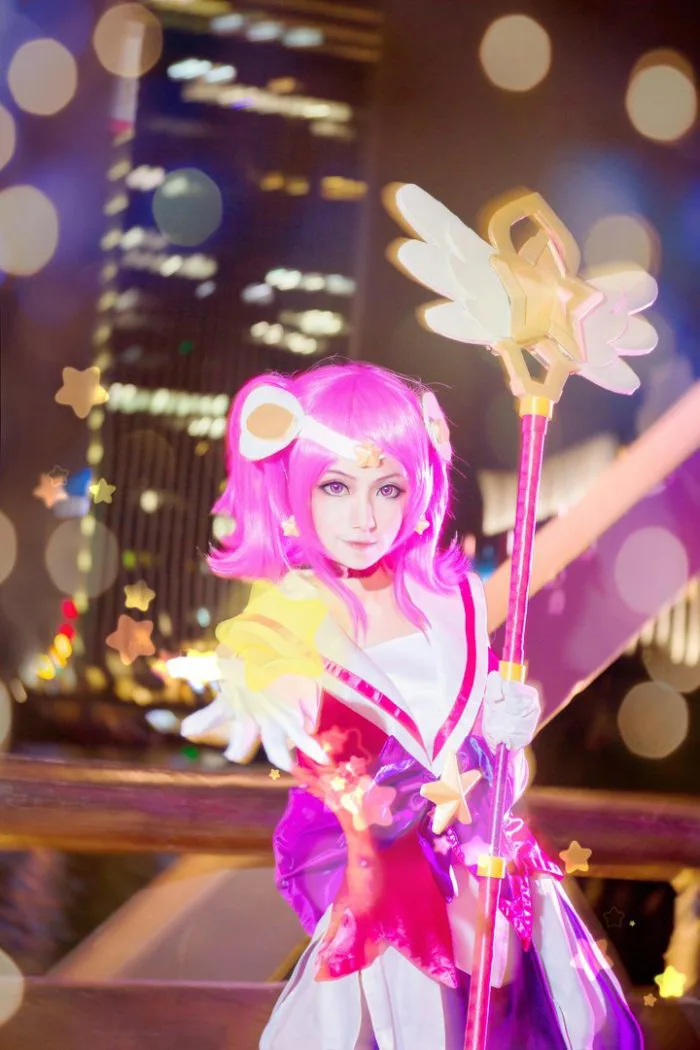 Ngắm bộ ảnh Cosplay Lux Vệ Binh Tinh Tú đẹp nhất hệ mặt trời