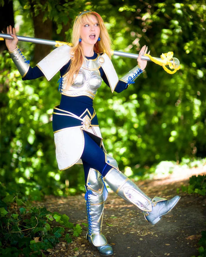 League of Legends Lux Cosplay by IvrinielsArtNCosplay on DeviantArt