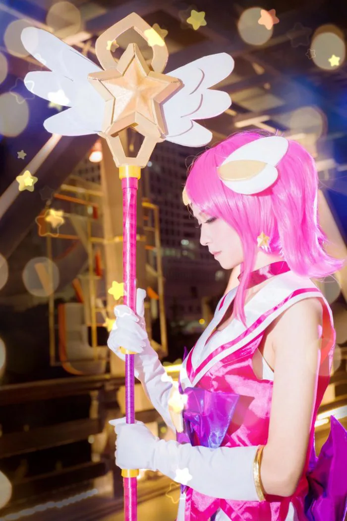 Ngắm bộ ảnh Cosplay Lux Vệ Binh Tinh Tú đẹp nhất hệ mặt trời