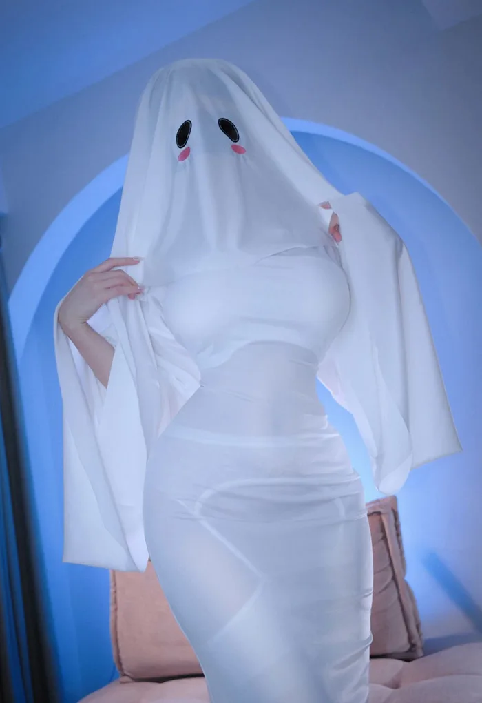 Đến với cosplay ma nữ xinh đẹp cùng miko