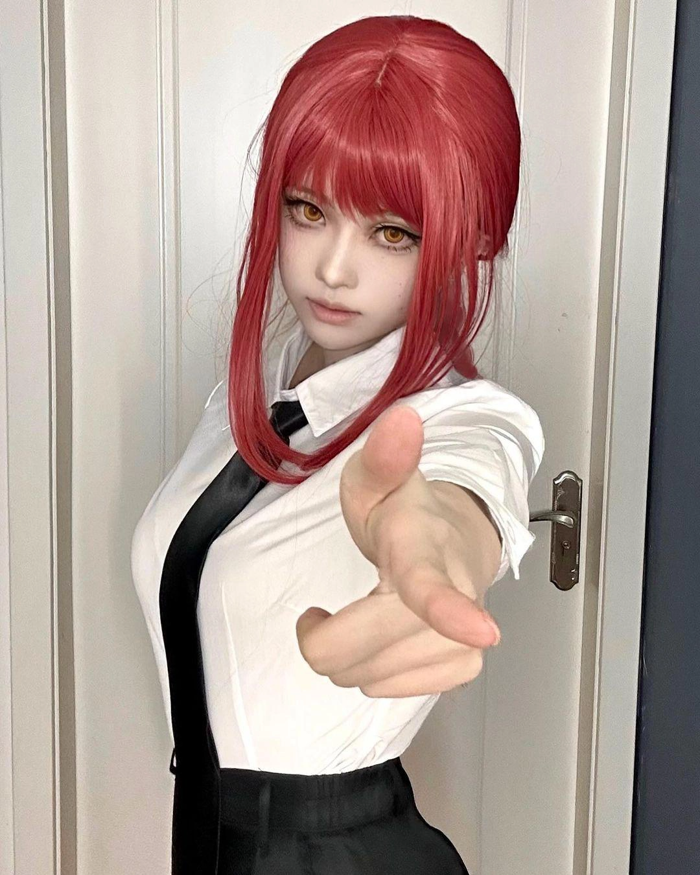 Cosplay Makima trong Chainsaw Man khiến người hâm mộ thích thú vì 'ăn đứt  bản gốc'