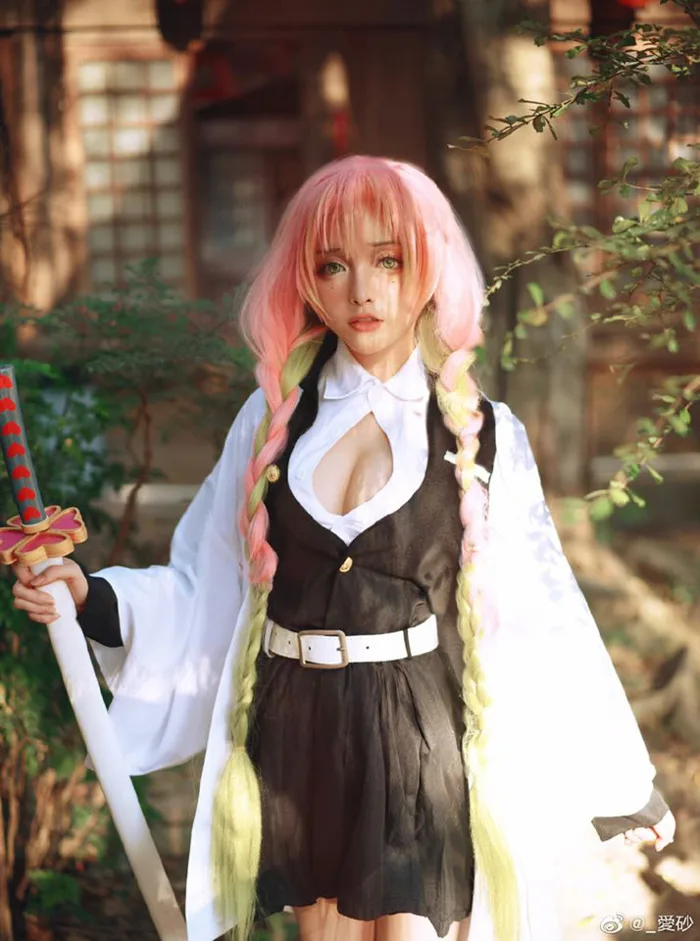 Thêm 1 bộ ảnh về nàng Luyến Trụ Kanroji Mitsuri trong Kimetsu no Yaiba đẹp nhức mắt