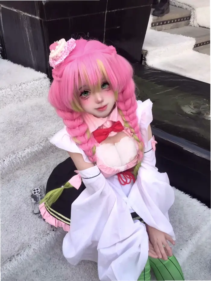 Bộ sưu tập ảnh Kanroji Mitsuri cosplay đẹp hút hồn