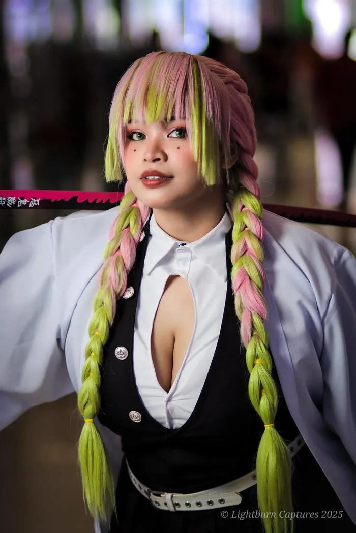 Cosplay Mitsuri Kanroji : r/KimetsuNoYaiba