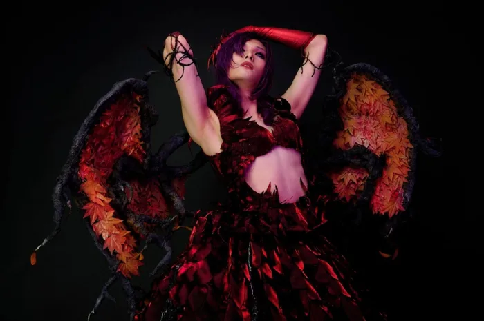Ma mị cosplay Morgana Blackthorn trong Liên Minh Huyền Thoại