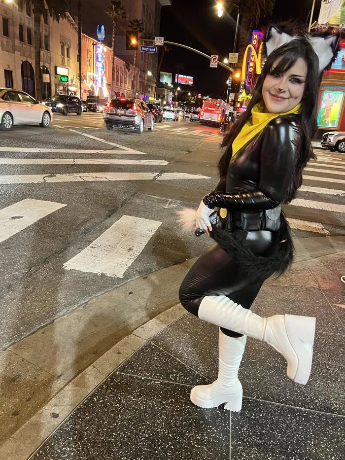 Morgana sau khi bắt bạn đi ngủ (cosplay Shollendor) : r/Persona5