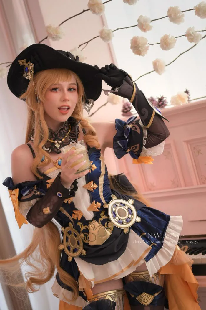 Navia (cosplay do tui) : r/Genshin_Impact