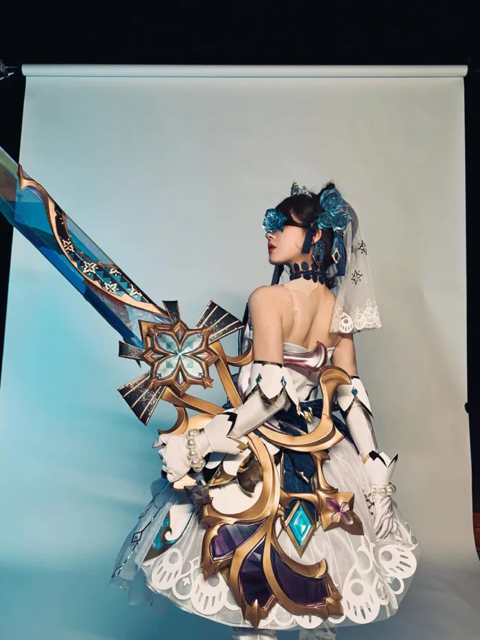 Triệu Lộ Tư tung bộ ảnh cosplay cực ngầu trong đêm Giáng sinh, có gì đặc biệt mà bị nhầm thành Dương Tử? | Phụ Nữ & Gia Đình
