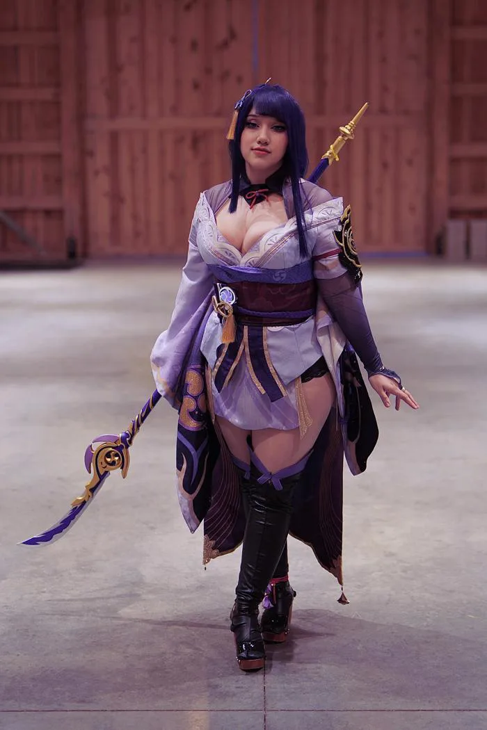 Cosplay Raiden Shogun bởi @kelenlestrade : r/Genshin_Impact