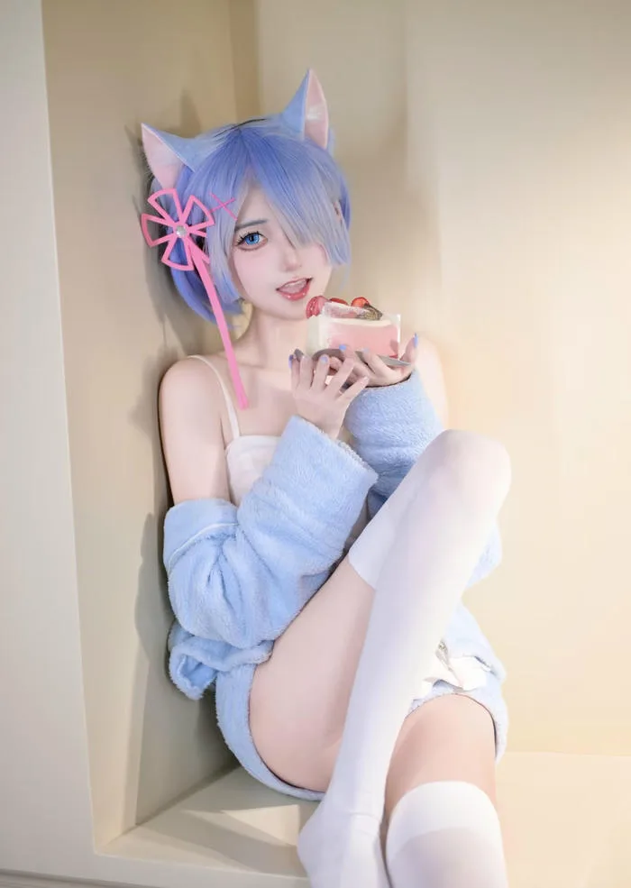 100+ Ảnh Rem Cosplay Đẹp Nhất Dễ Thương, Quyến Rũ