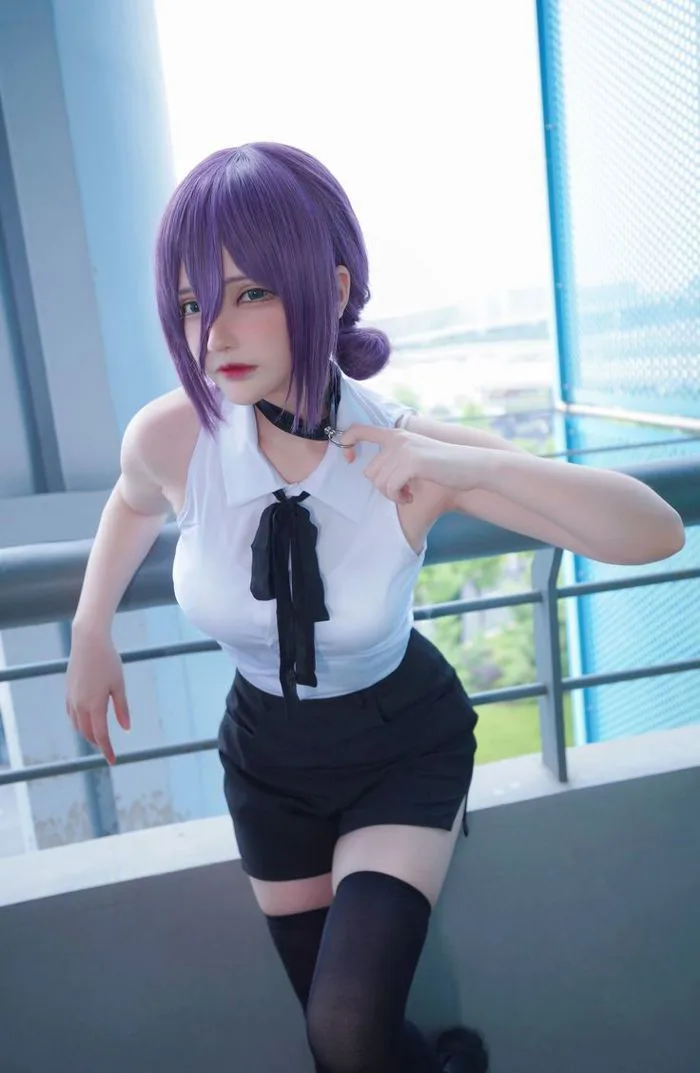 Senyamiku as Reze