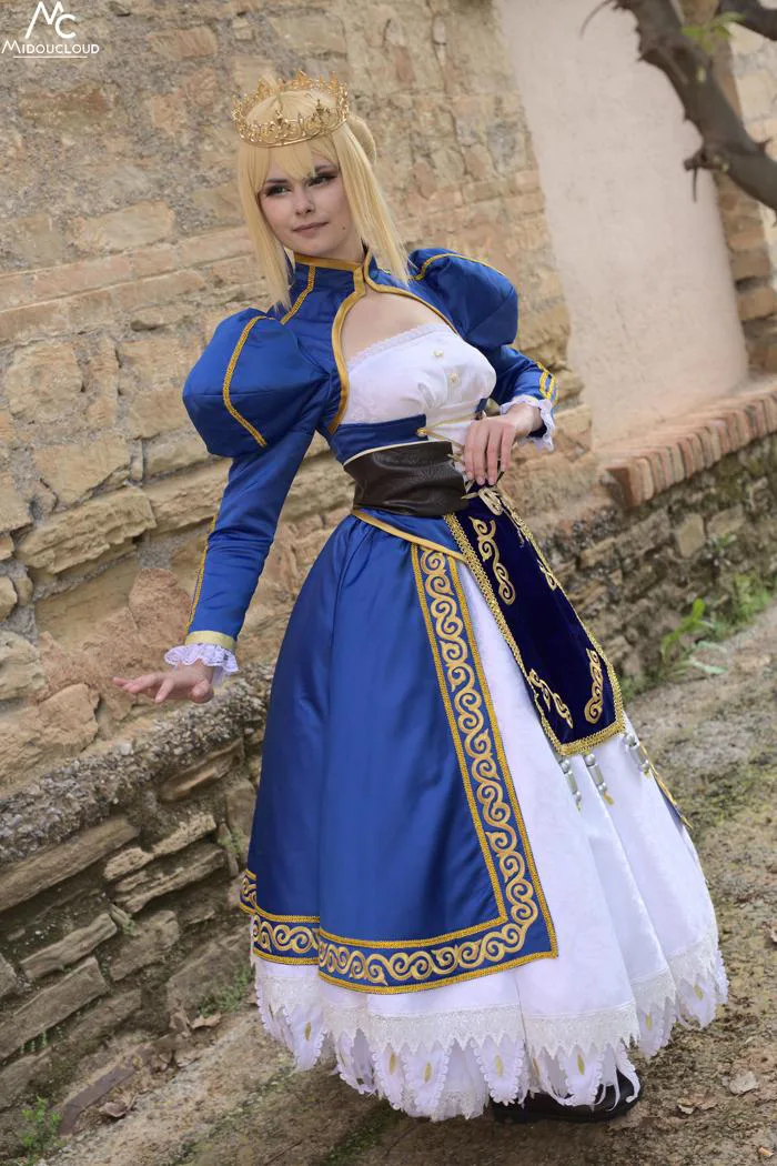 Chariot.cos cosplay vai Artoria Pendragon (Saber). Ảnh chụp bởi tôi :  r/grandorder
