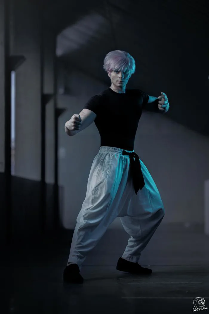 Cosplay Gojo Satoru (những chương cuối) : r/JuJutsuKaisen