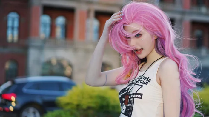 LMHT Cosplay: Ca Sĩ Mộng Mơ Seraphine này sẽ khiến bạn muốn 'one champ'  ngay lập tức - ONE Esports Vietnam | ONE Esports Vietnam