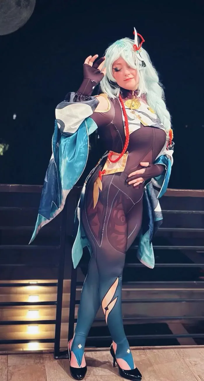 Shenhe Cosplay 🩵 Genshin Impact | HoYoLAB