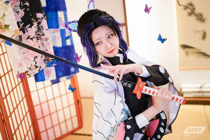 Kimetsu no Yaiba: Trùng trụ Kochou Shinobu khoe vẻ gợi cảm khó cưỡng qua  loạt ảnh cosplay đẹp mê hồn