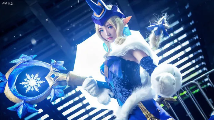 Cosplay Soraka Mùa Đông Kỳ Diệu nhưng lại khiến người xem rạo rực