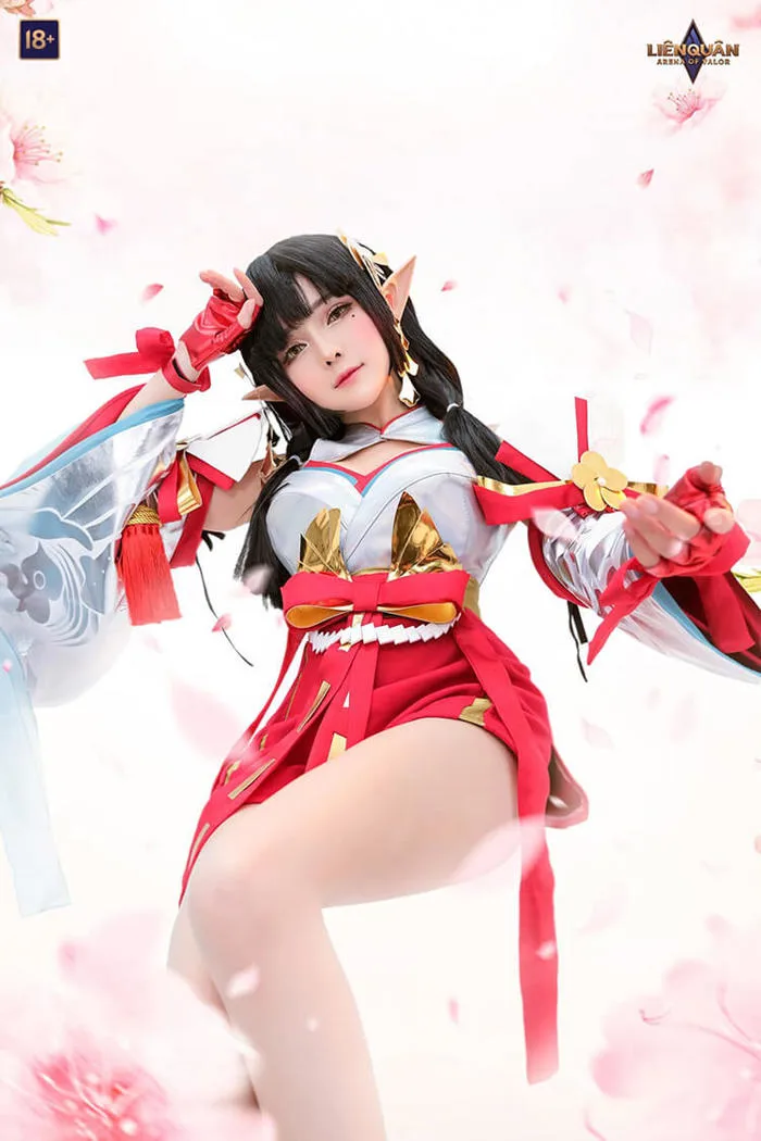 Trang Đỗ “gây thương nhớ” với cosplay Tel'Annas