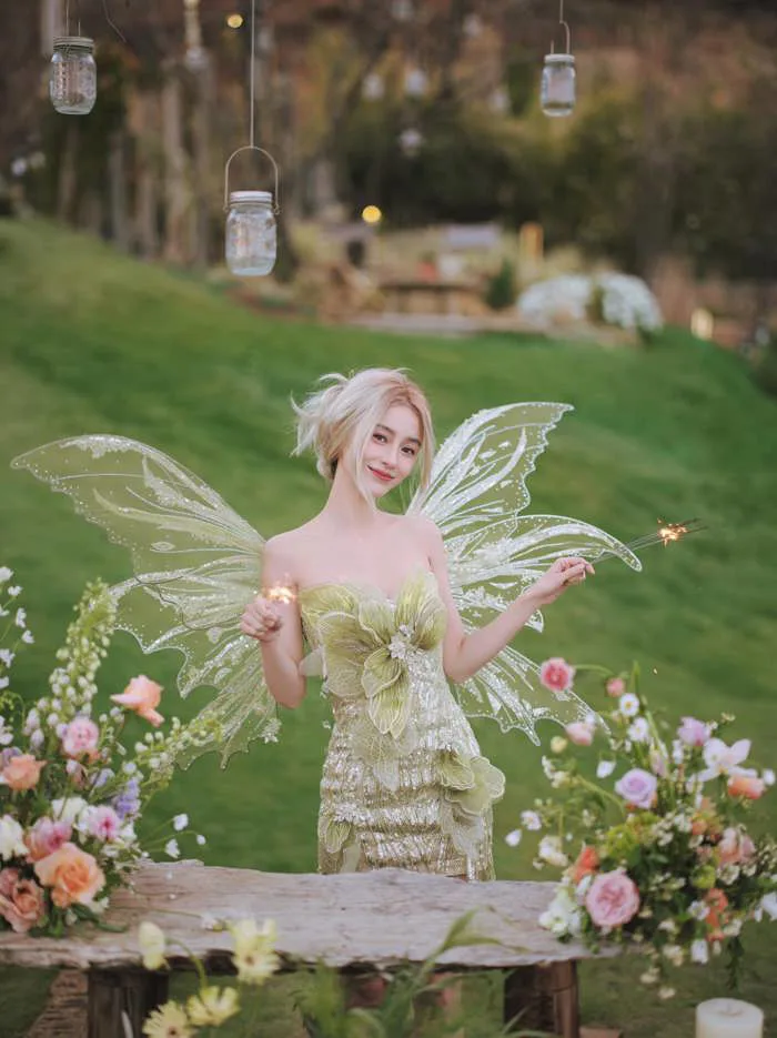 So kè dàn mỹ nhân Cbiz khi cosplay thiên thần: Angela Baby gây ngỡ ngàng  nhưng đến Nhiệt Ba mới 