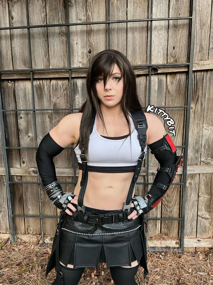 4 tấm hình! Trang phục cosplay Tifa Lockhart của mình, do Cosplayfantasew  làm nha! : r/FinalFantasyVII