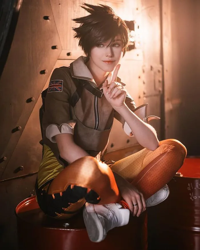 Amazing Manga Tracer Cosplay | Tracer overwatch, Best cosplay ever, Cool  cosplays