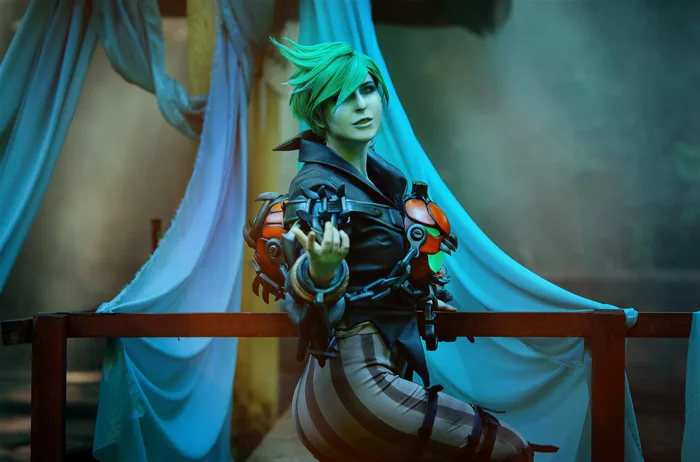 Lina Aster photography - Tracer (Ghost)
