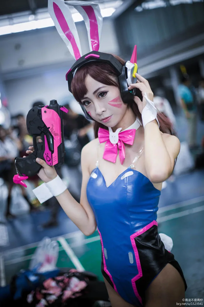 Chiêm ngưỡng cosplay D.Va trong Overwatch của mỹ nữ Trung Quốc
