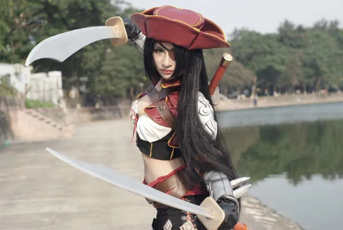 Cosplay Việt) Bất ngờ với hình ảnh Katarina cực quyến rũ