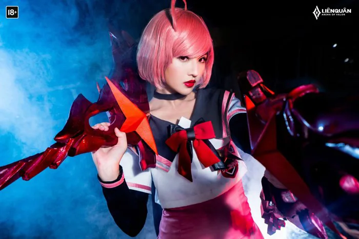 Liên Quân Mobile tung bộ ảnh cosplay Violet Thứ nguyên Vệ Thần 'đốn tim'  người xem