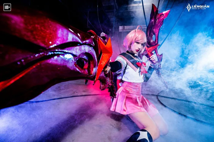 Liên Quân Mobile tung bộ ảnh cosplay Violet Thứ nguyên Vệ Thần 'đốn tim'  người xem