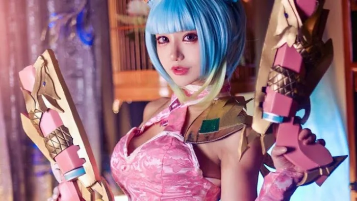 Dân mạng mê mẩn với phiên bản cosplay xạ thủ Violet Pháo Hoa Neon siêu lung  linh