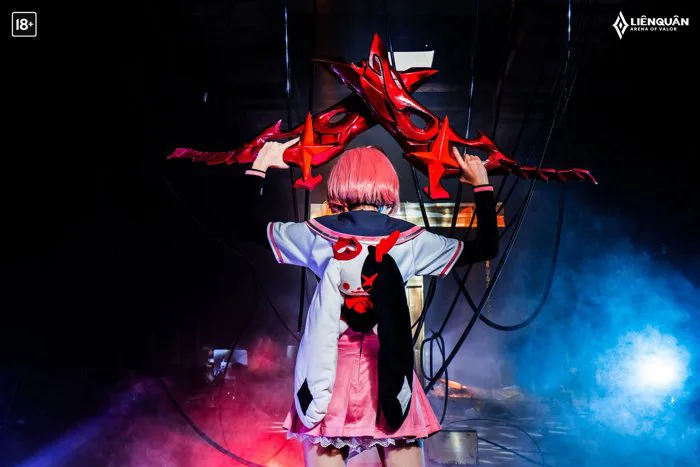 Liên Quân Mobile tung bộ ảnh cosplay Violet Thứ nguyên Vệ Thần 'đốn tim'  người xem