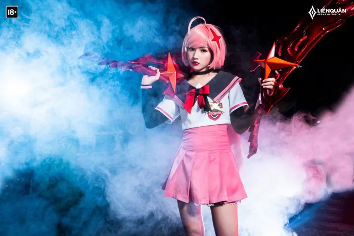 Liên Quân Mobile tung bộ ảnh cosplay Violet Thứ nguyên Vệ Thần 'đốn tim'  người xem