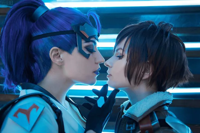 Tracer & Widowmaker — Overwatch Cosplay: Neon Kiss (HD Wallpaper) |  2500x1667 | Wallpaper Abyss