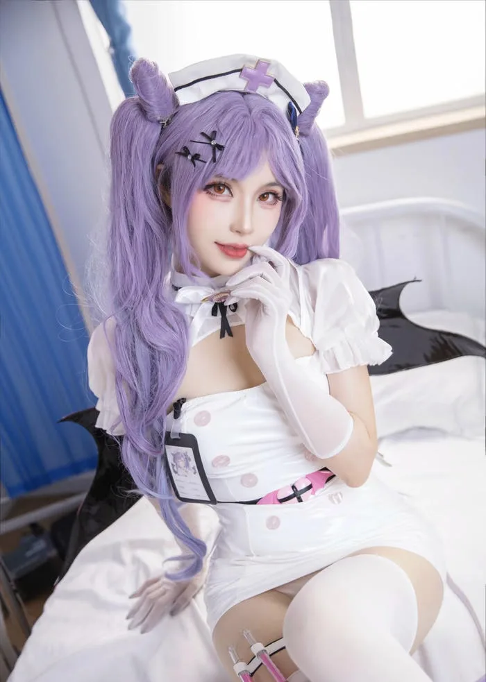 999+ Ảnh cosplay y tá khiến bạn “đứng hình” vì quá quyến rũ