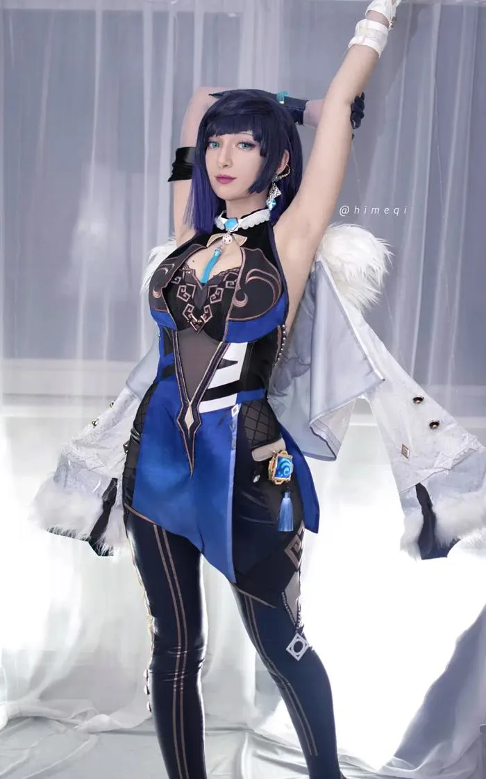 Yelan in her signature pose - cosplay by me 🖤 Genshin Impact | HoYoLAB