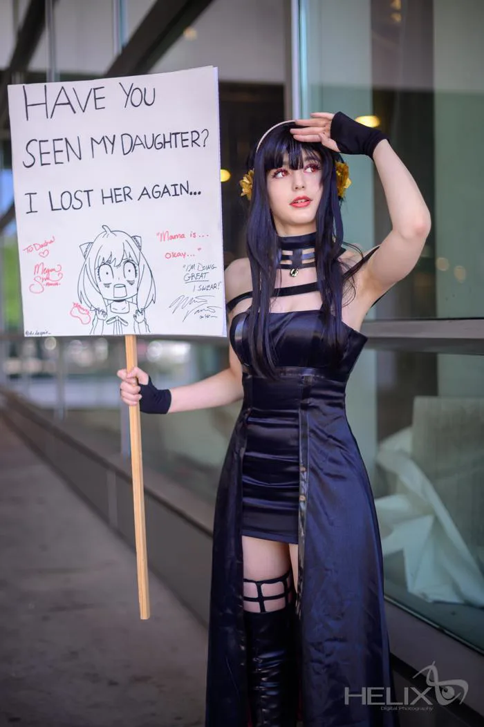 Cosplay Yor Forger của tôi [OC] : r/SpyxFamily