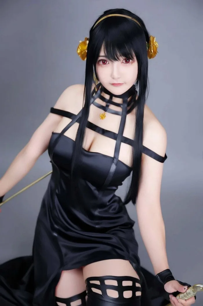Gái xinh cosplay Yor Forger trong Spy X Family - Thapdien.com