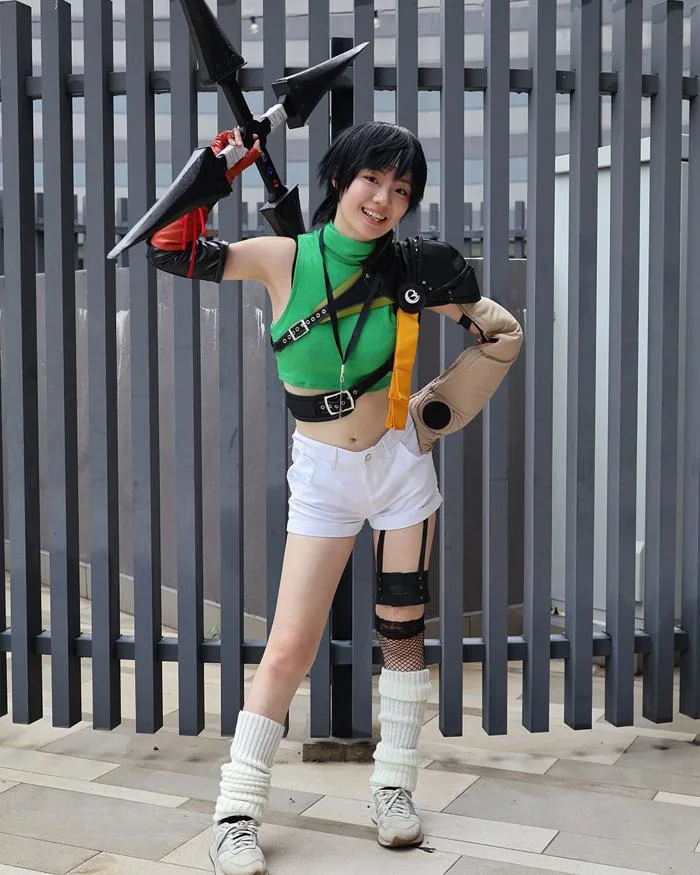 Yuffie Cosplay (with shuriken and friends this time!) : r/FinalFantasyVII
