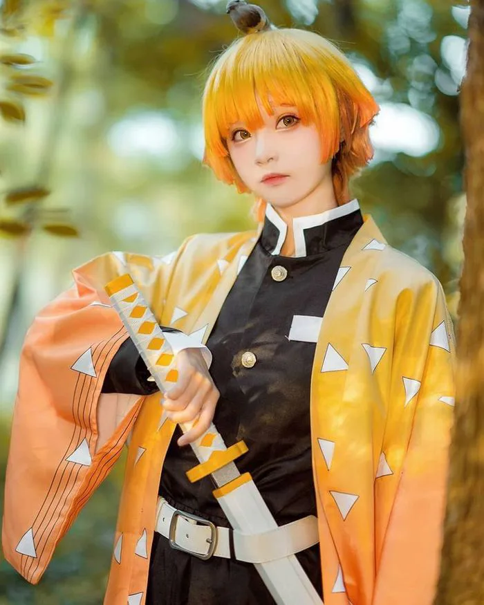 anh-cosplay-zenitsu-1